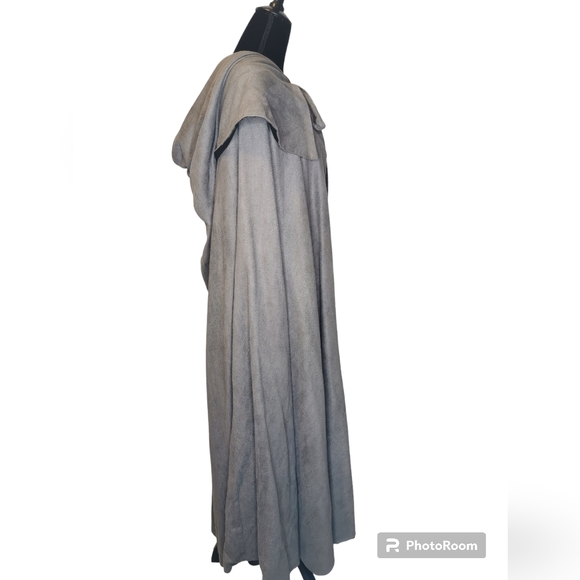 Medieval/Cosplay Microfiber faux-suede Cloak with Satin Lining - Picture 4 of 9